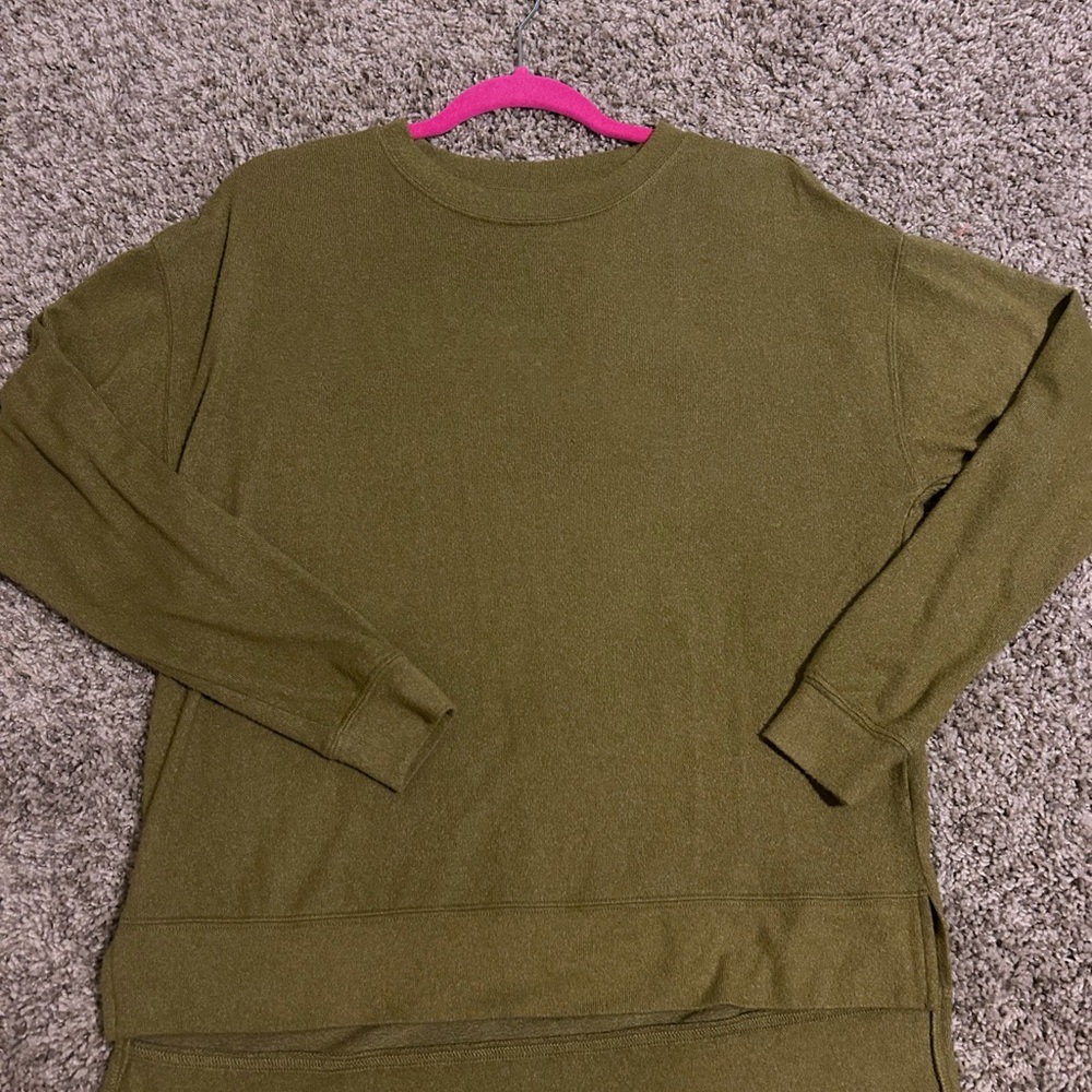 Matching lounge set from Nordstrom’s. Size small